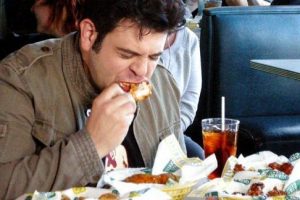 Adam Richman, de Crónicas Carnívoras