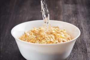 Los beneficios del agua de avena para perder peso