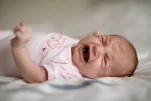 Cómo aliviar los síntomas del reflujo en bebés