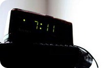 ¿Es malo dormir cerca de aparatos eléctricos?