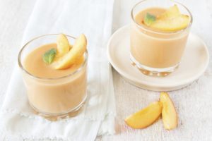 Cómo hacer un batido de albaricoque y naranja
