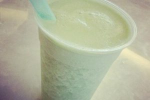 Cómo hacer un batido de apio y manzana