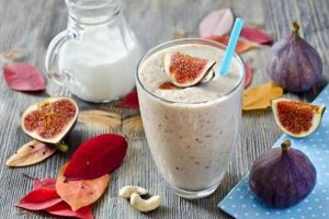 Batido de leche de avena con higos y miel