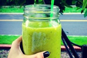 Receta de batido verde con kiwi y espinacas