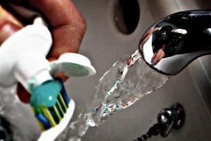 El cepillado dental no siempre es bueno después de las comidas