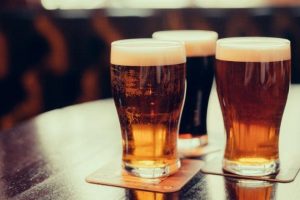 ¿Es verdad que la cerveza aumenta de peso?