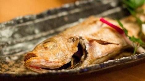 ¿Cuántas raciones de pescado comer a la semana?