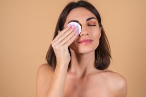 desmaquillar ojos correctamente
