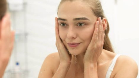 Errores que cometes al lavarte la cara