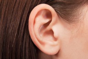 Las principales funciones del cerumen