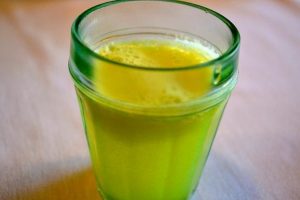 Receta para hacer un jugo de manzana, jengibre y limón