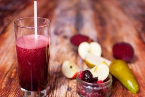 Receta de jugo de pera, remolacha y espinacas