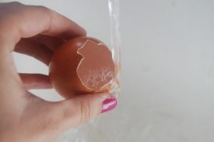 lavar-los-huevos
