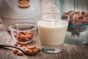 Cómo hacer leche de almendras