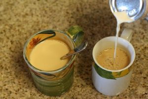 Bebida vegetal de canela y cúrcuma