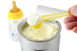 Cantidad de leche de fórmula a poner en el biberón