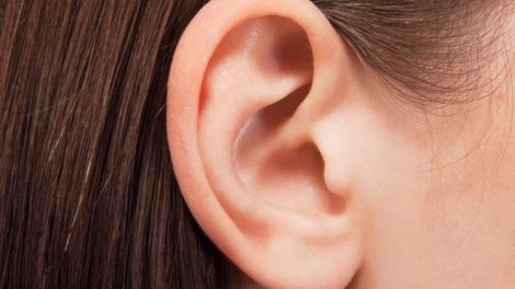 Cómo eliminar naturalmente el exceso de cerumen de los oídos