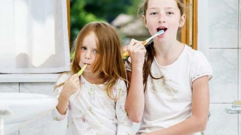 limpieza-dental-dientes-de-leche