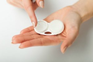 Cómo limpiar las lentillas fácilmente