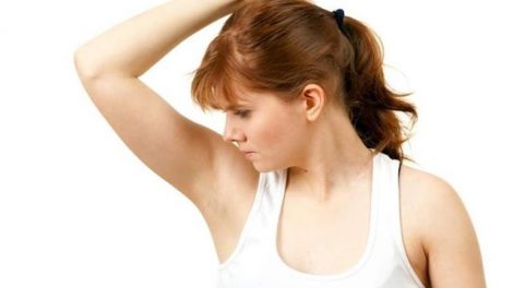 Mal olor en las axilas