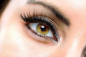 Consejos de maquillaje para que tus ojos y pestañas parezcan más grandes