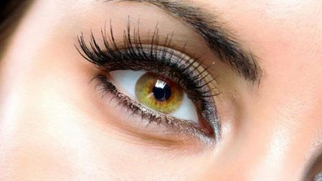 Consejos de maquillaje para que tus ojos y pestañas parezcan más grandes