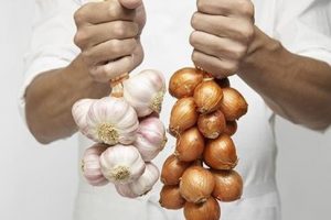 Consejos para reducir el mal olor del ajo y la cebolla en las manos