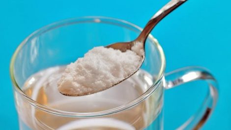 Cómo reducir el olor de axilas y de pies con bicarbonato