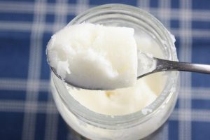 Cómo hacer una pasta dental de aceite de coco