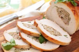 Receta de pavo asado con almendras y pasas