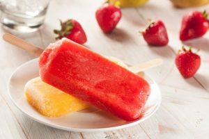 Descubre cómo hacer polos de frutas naturales