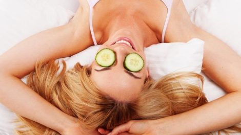 Consejos para reducir la hinchazón de los ojos de forma natural