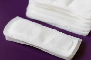 ¿Por qué se produce un sangrado vaginal anormal sin regla?