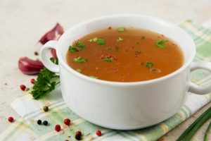 sopa-cebolla-y-ajo