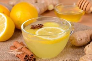 Té de jengibre, canela y limón