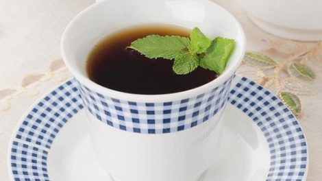 Delicioso té negro con menta